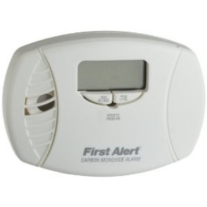 FIRST ALERT CO615 CARBON MONOXIDE ALARM PLUG-IN W/2 AA BATTERY BACKUP DIGITAL