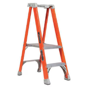 LOUISVILLE LADDER FXP1702 2-FOOT FIBERGLASS PINNACLE PLATFORM STEP LADDER, IA